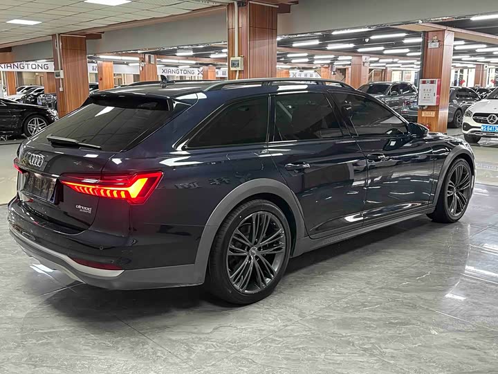 Фото 9 - Audi A6