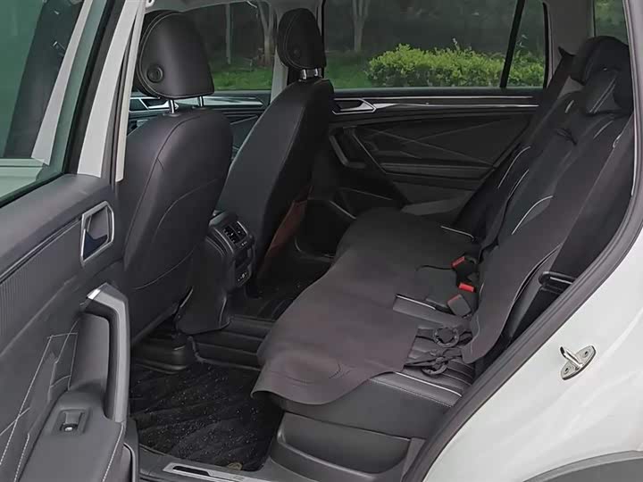 Фото 5 - Volkswagen Tiguan L Pro