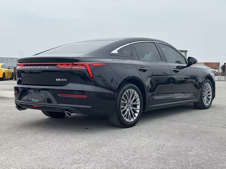 Фото 13 - Bestune B70