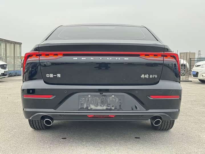 Фото 14 - Bestune B70