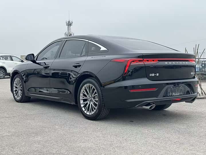 Фото 15 - Bestune B70