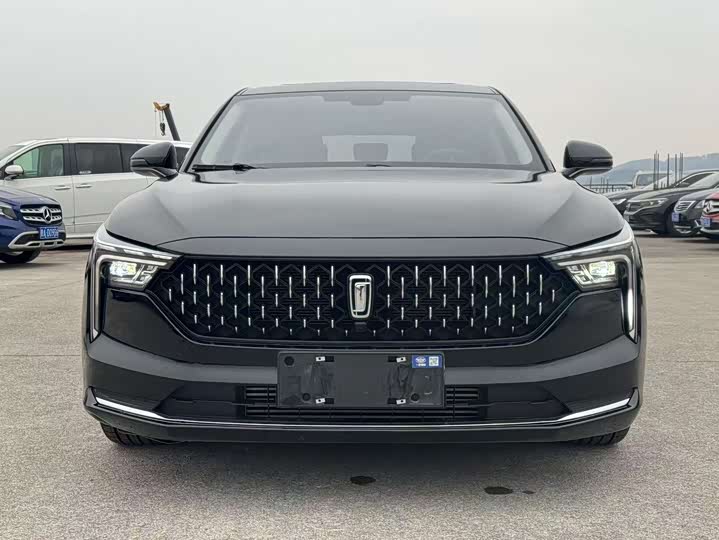 Фото 2 - Bestune B70