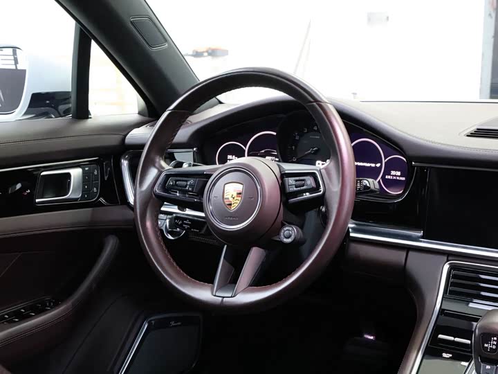 Фото 15 - Porsche Panamera