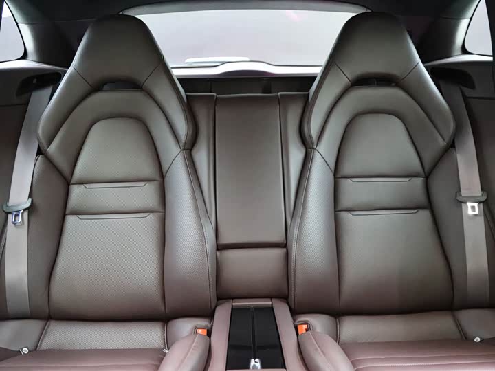 Фото 17 - Porsche Panamera