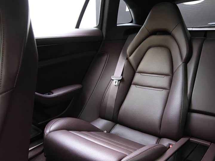 Фото 19 - Porsche Panamera