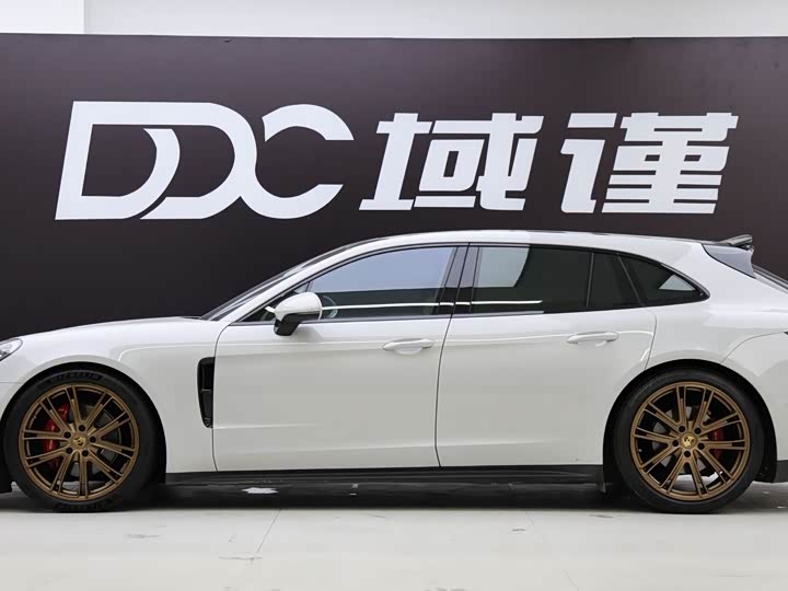 Фото 3 - Porsche Panamera