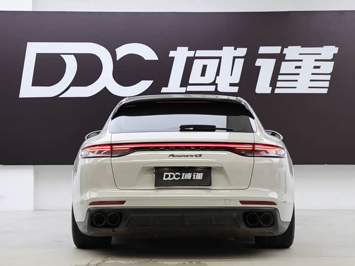 Фото 5 - Porsche Panamera