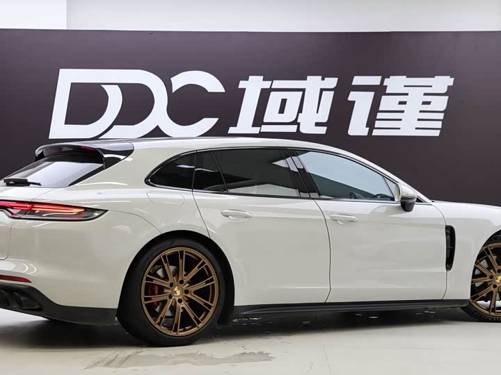 Фото 7 - Porsche Panamera