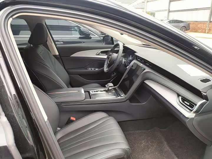 Фото 4 - Hongqi H5