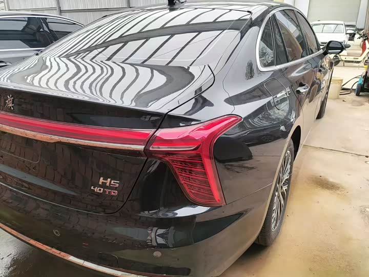 Фото 9 - Hongqi H5