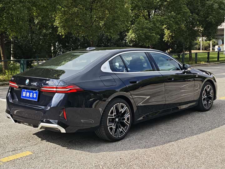 Фото 4 - BMW 5 Series