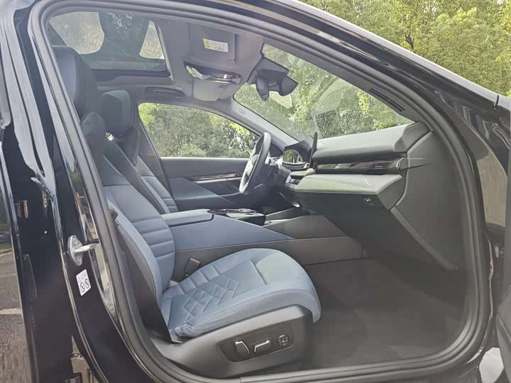 Фото 6 - BMW 5 Series