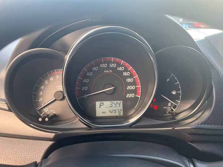 Фото 14 - Toyota Vios