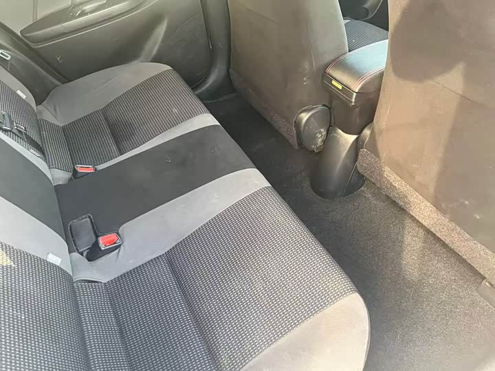 Фото 24 - Toyota Vios