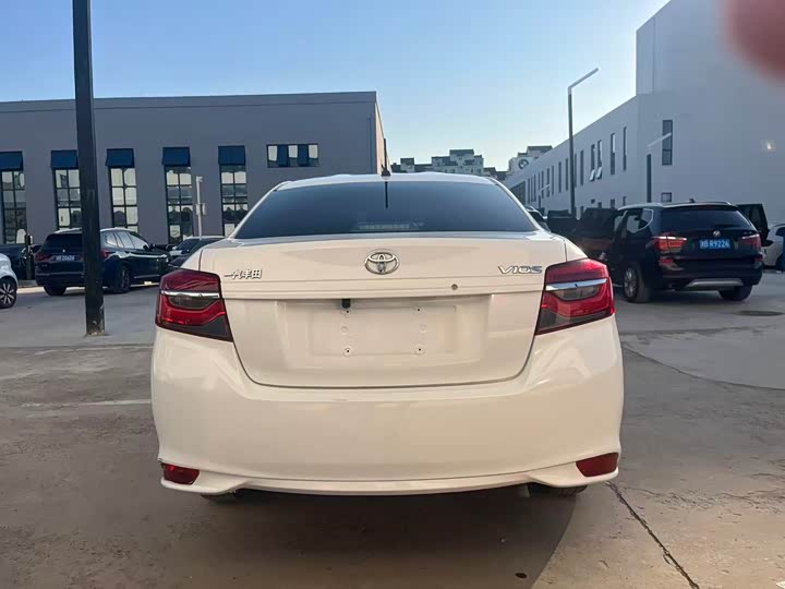 Фото 6 - Toyota Vios