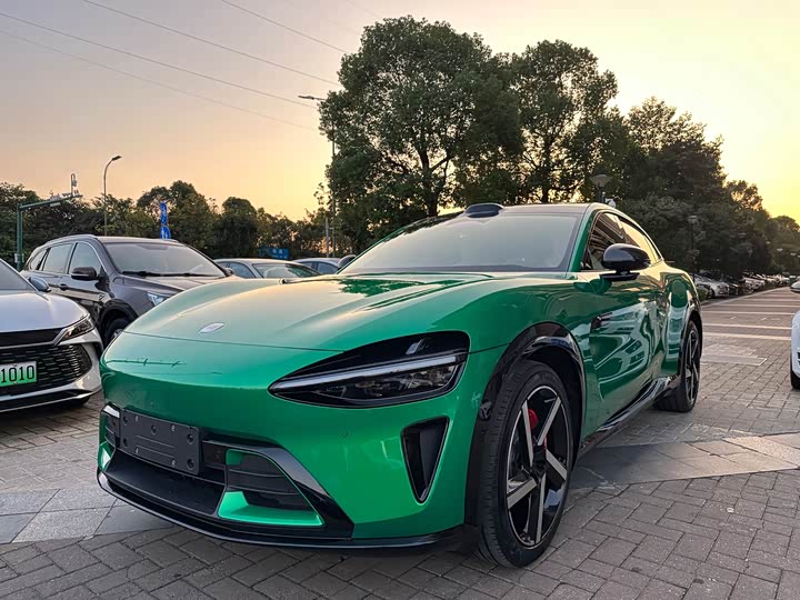 Фото 1 - Xiaomi YU7