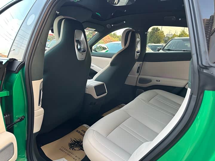 Фото 16 - Xiaomi YU7