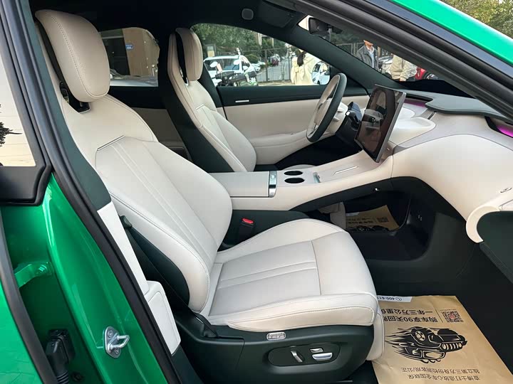 Фото 34 - Xiaomi YU7