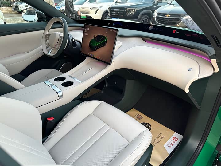 Фото 35 - Xiaomi YU7