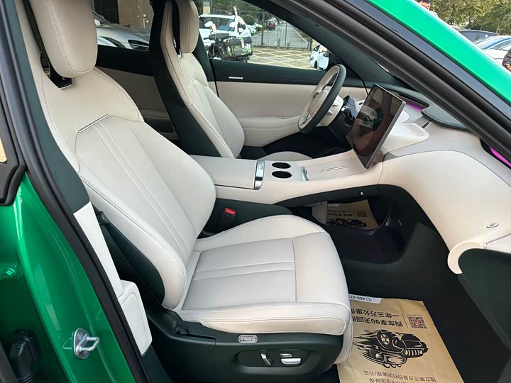 Фото 36 - Xiaomi YU7