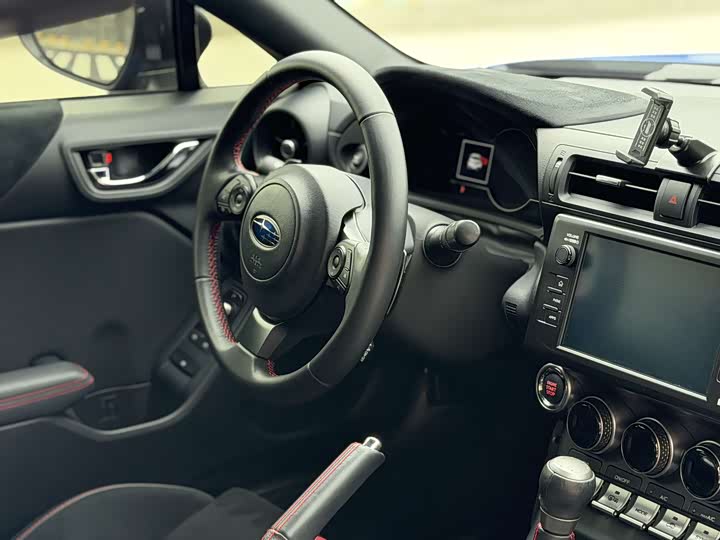 Фото 14 - Subaru BRZ