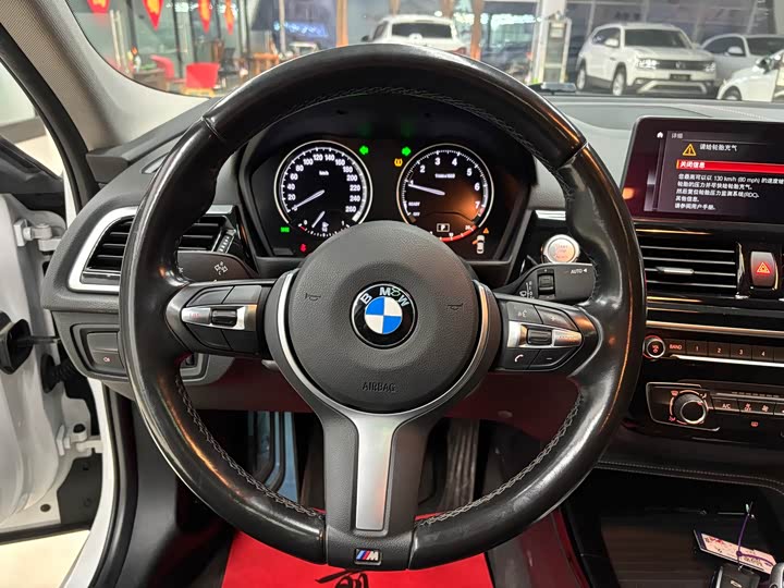 Фото 10 - BMW 1 Series