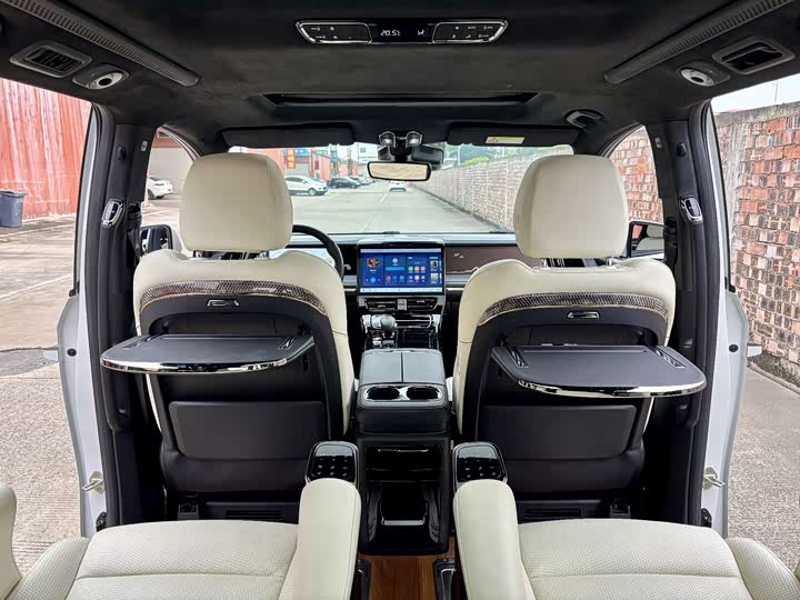 Фото 13 - GAC Trumpchi M8