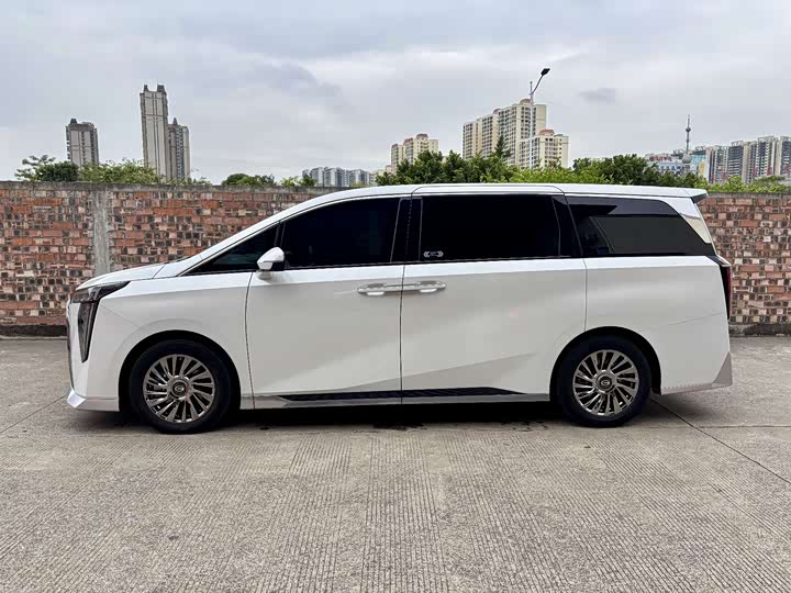 Фото 4 - GAC Trumpchi M8