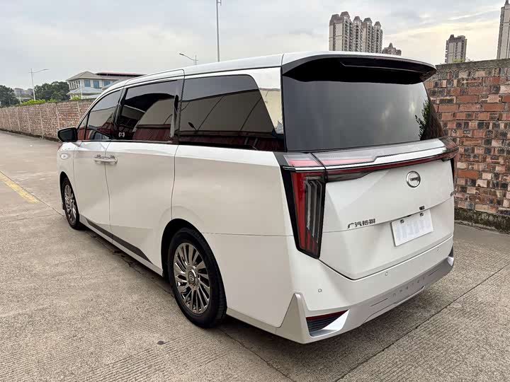 Фото 7 - GAC Trumpchi M8