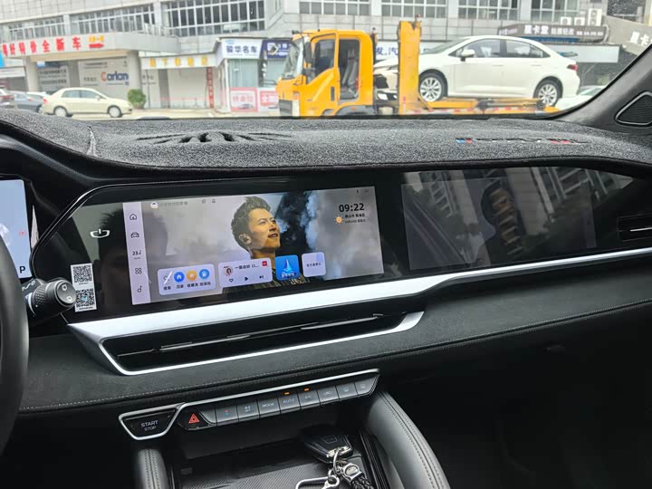 Фото 10 - Geely Monjaro