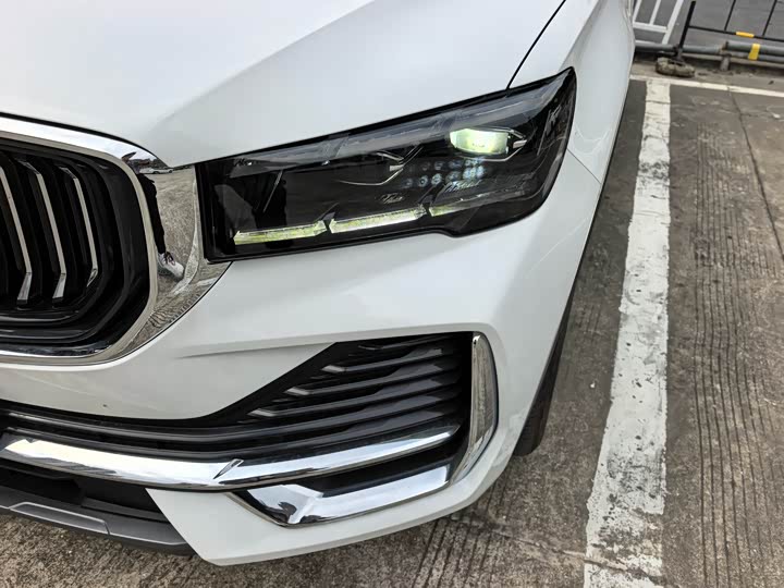 Фото 17 - Geely Monjaro