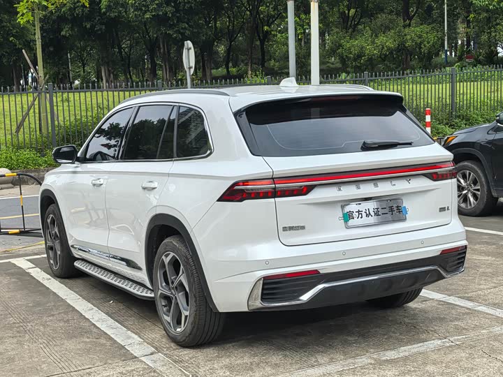 Фото 19 - Geely Monjaro