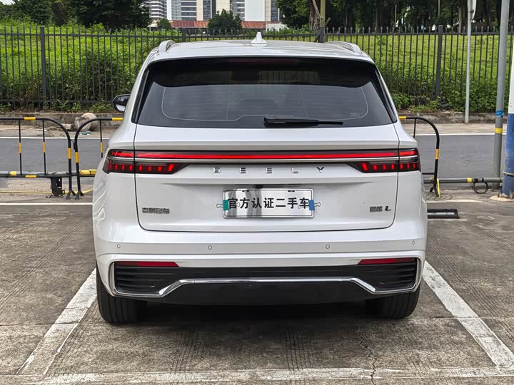 Фото 20 - Geely Monjaro