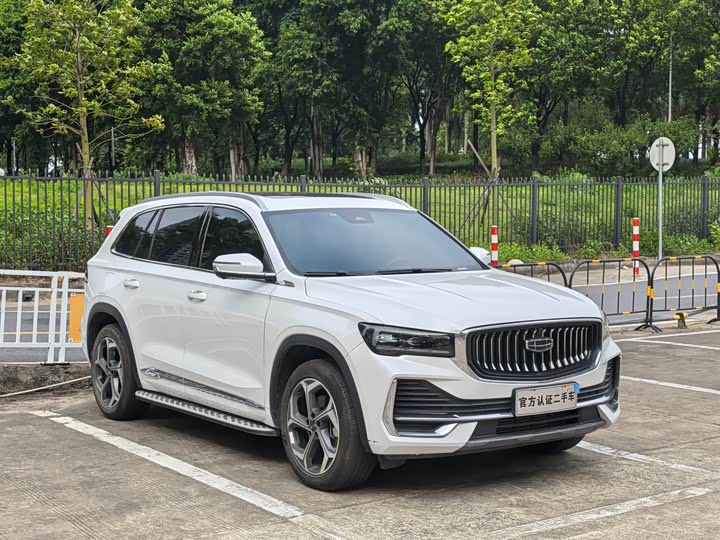 Фото 3 - Geely Monjaro