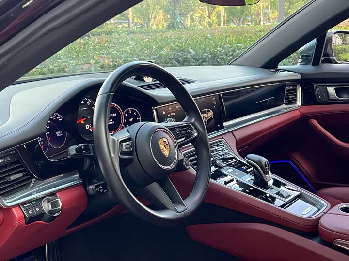 Фото 3 - Porsche Panamera