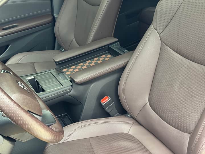 Фото 11 - Toyota Sienna