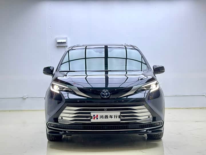 Фото 2 - Toyota Sienna