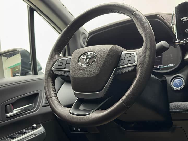 Фото 5 - Toyota Sienna