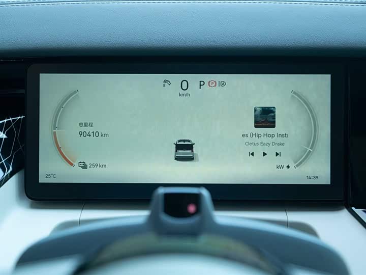 Фото 19 - Zeekr 009