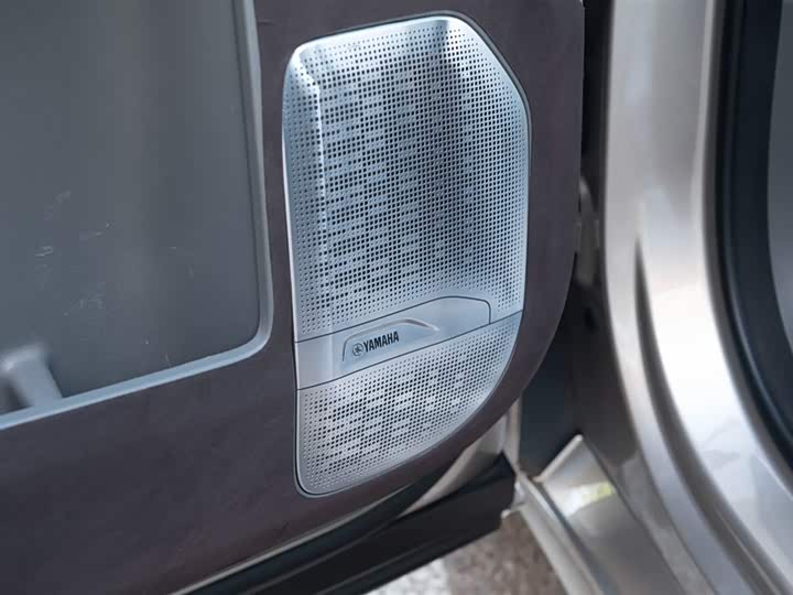 Фото 31 - Zeekr 009