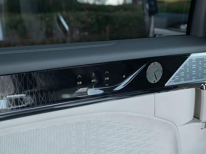 Фото 39 - Zeekr 009