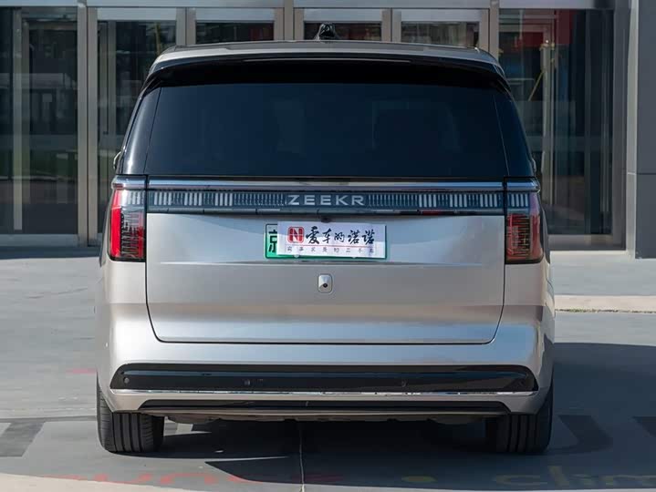 Фото 4 - Zeekr 009