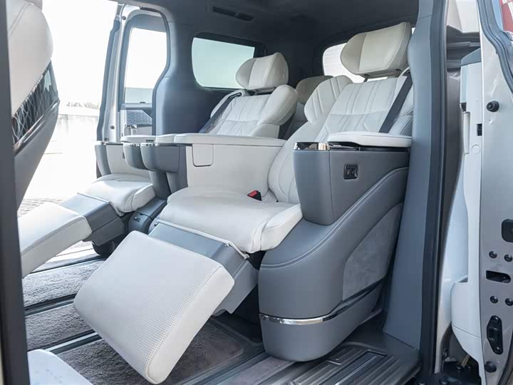 Фото 44 - Zeekr 009