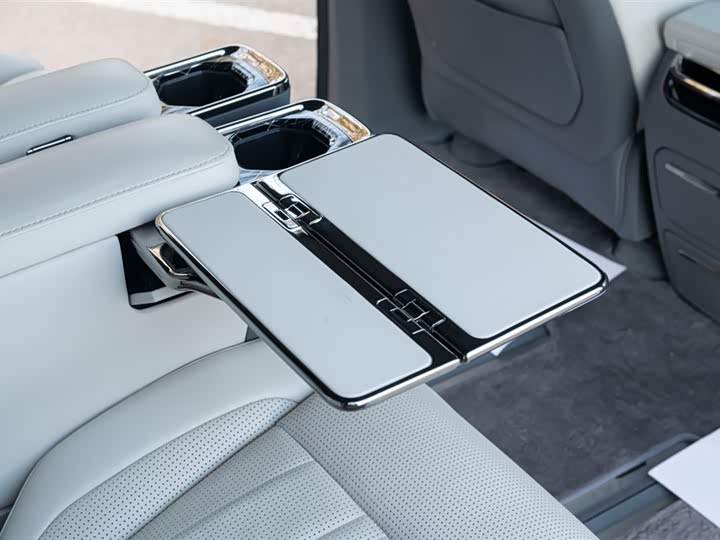 Фото 49 - Zeekr 009