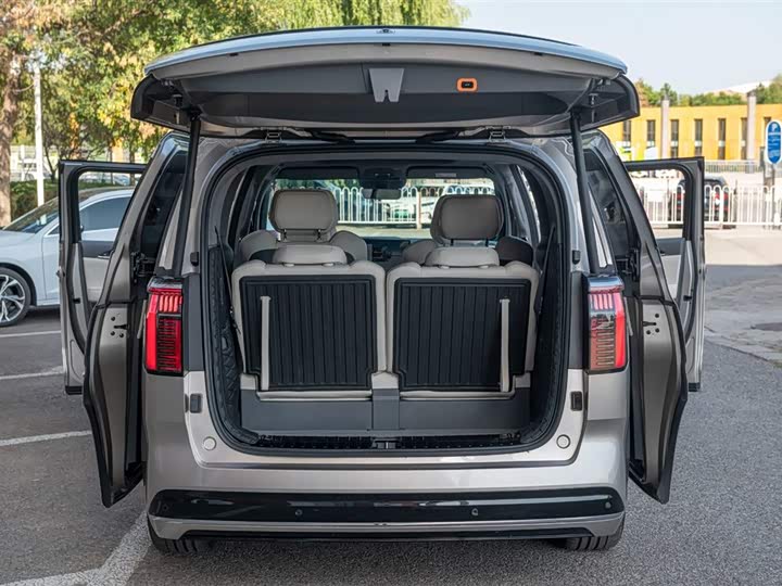 Фото 60 - Zeekr 009