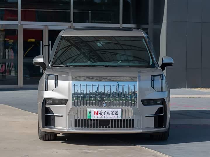 Фото 8 - Zeekr 009