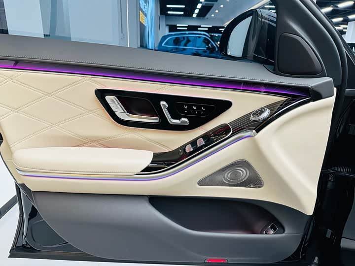 Фото 14 - Mercedes-Benz Maybach S-Class