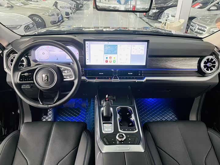 Фото 10 - Tank 400 Hybrid