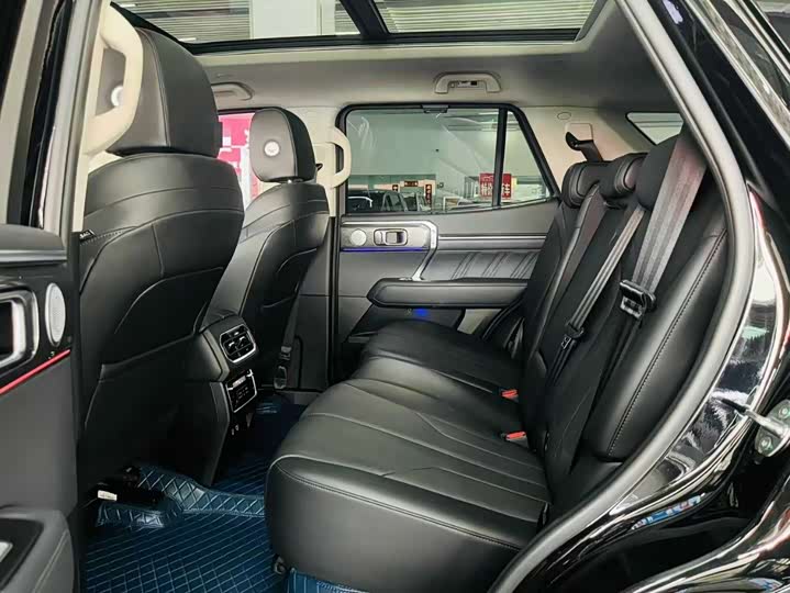 Фото 12 - Tank 400 Hybrid