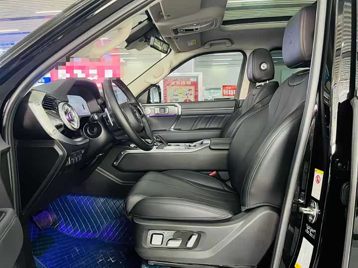 Фото 9 - Tank 400 Hybrid